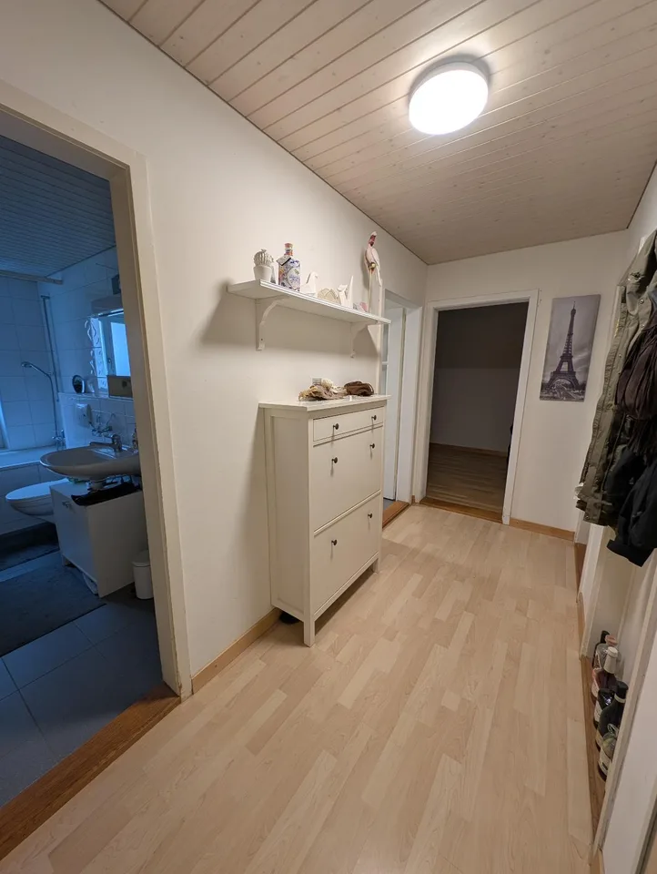 Charmante 2-Zimmer-Wohnung mit Balkon und herrlicher Aussicht – photo 8 of 9