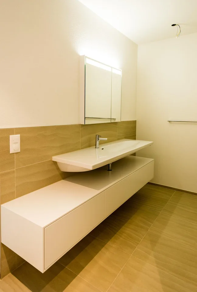 Moderne 2.5-Zimmerwohnung in Zug – Foto 3 von 9