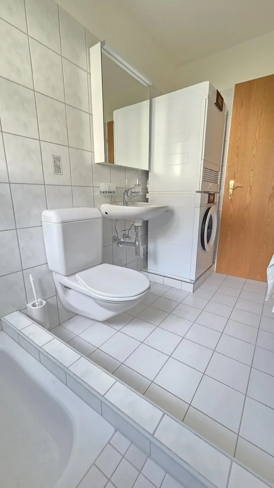 Renovierte Gartenwohnung mit Cheminée – photo 5 sur 12