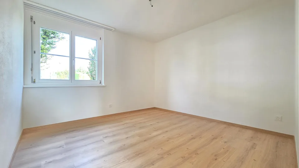 Renovierte Gartenwohnung mit Cheminée – photo 11 sur 12