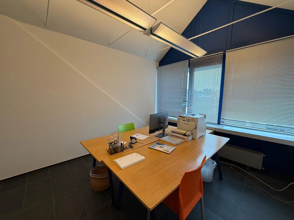 Einzelbüro im Dachgeschoss (Lift) – Foto 2 von 3