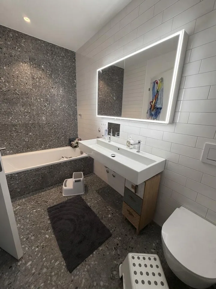 Moderne 4½-Zimmer-Wohnung mit grosser Loggia in Adliswil – Nachmieter – Foto 5 von 10