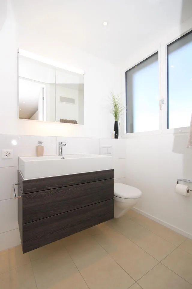 Möbliertes Attika-Zimmer mit eigenem Bad und sonniger Terrasse – Foto 4 von 7