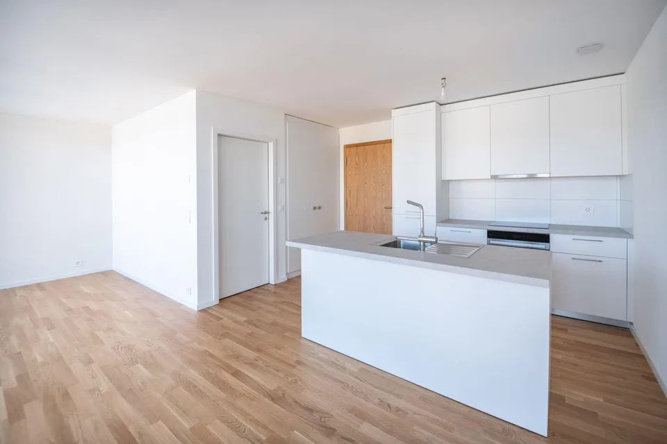 A703 - 1,5 Zimmer hell in der 7. Etage, nur wenige Schritte vom Bahnhof entfernt – Foto 2 von 4