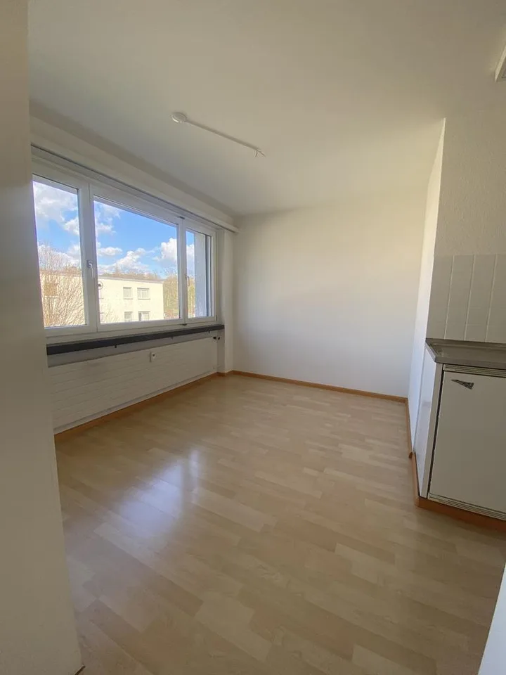 4 - Zimmerwohnung an ruhiger Lage in Therwil – Foto 3 von 6
