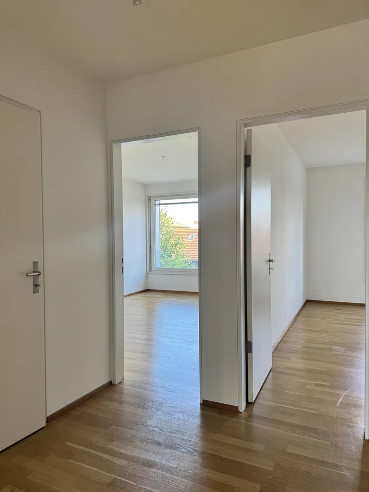 Helle und moderne 4.5 Zimmerwohnung im Naturschutzgebiet – Foto 10 von 13