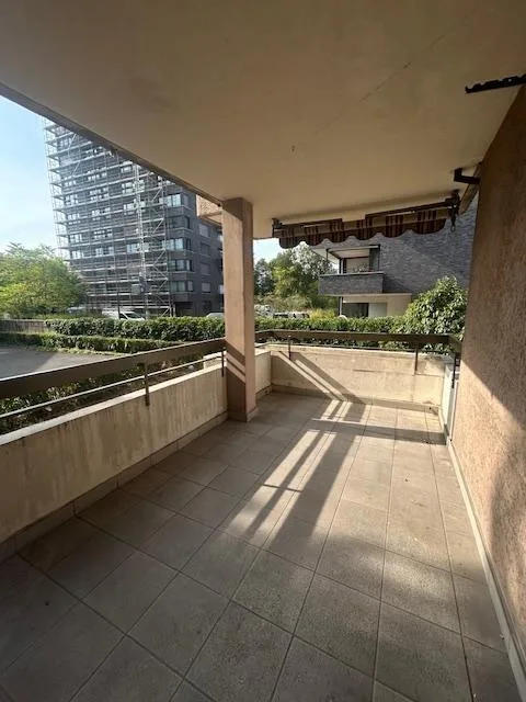 Renovierte, helle Wohnung mit eigenem Waschturm – Foto 8 von 8