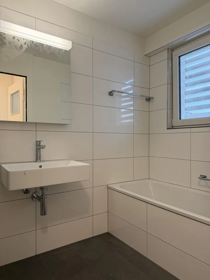 Erstbezug nach Sanierung: 4.5-Zimmer-Wohnung an zentraler Lage in Zug – Foto 4 von 10