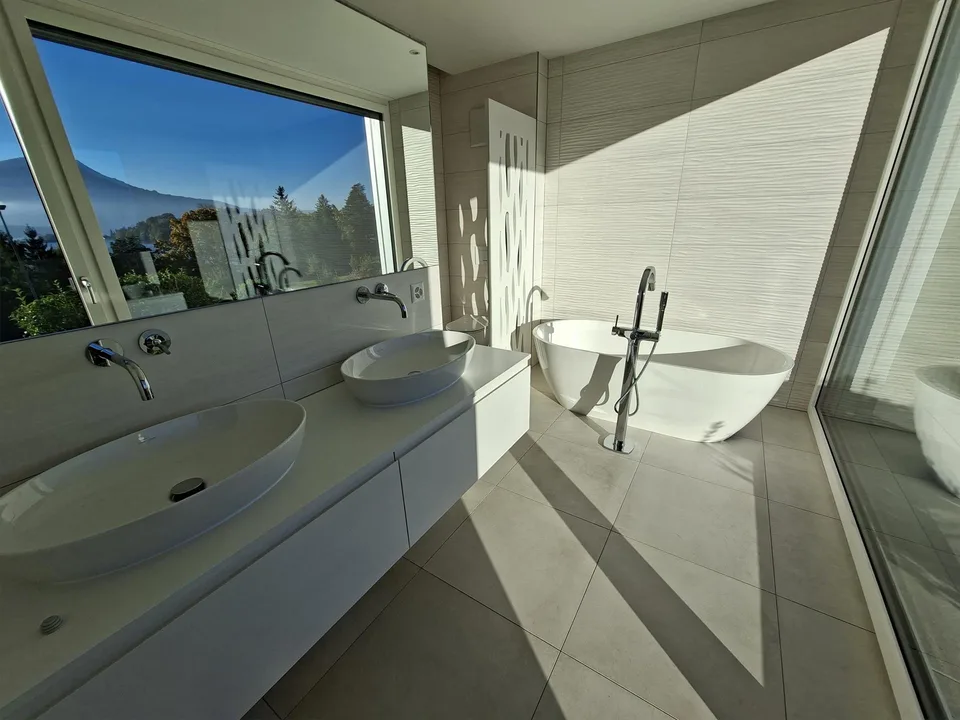 Exclusives modernes Wohnen mit See- und Bergsicht in St. Niklausen – Foto 11 von 19
