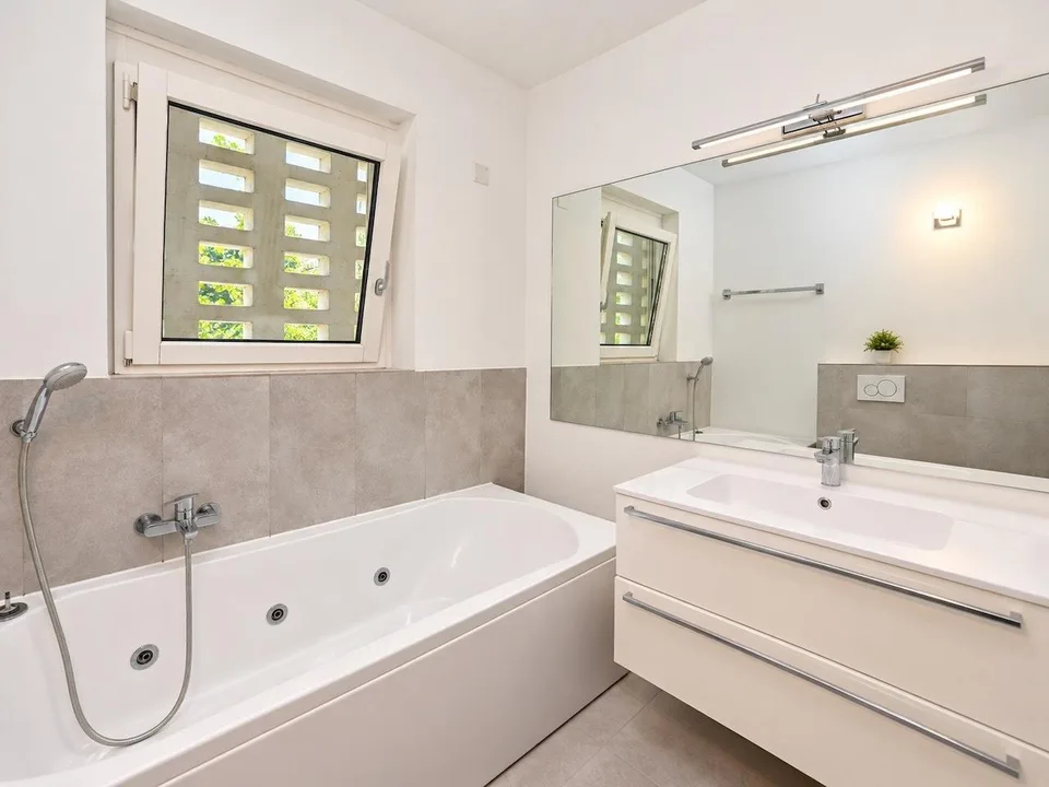 Elegantes Penthouse in Massagno mit herrlicher Aussicht auf den Luganersee – Foto 17 von 20
