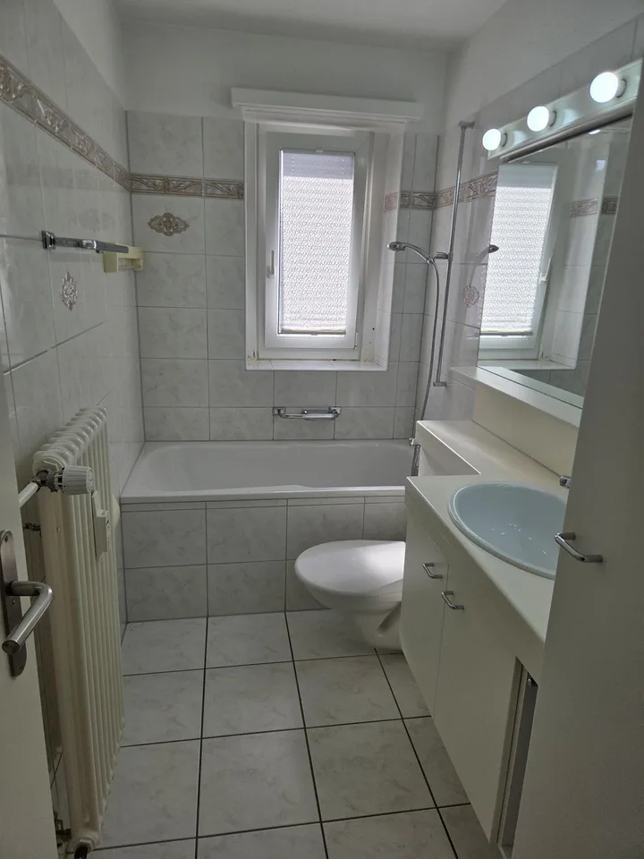 Helle 3.5-Zimmerwohnung mit Balkon – direkt am Bahnhof Muttenz – Foto 6 von 8