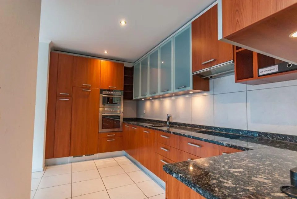 Grosszügige 5.5-Zimmer-Wohnung an zentraler Lage – photo 2 sur 13