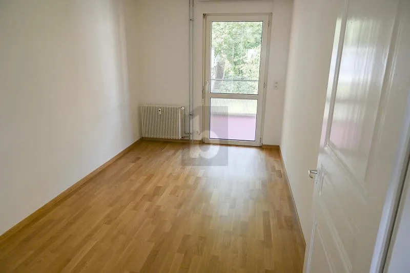 SANIERTER ALTBAU-CHARME MIT GROSSER SÜDTERRASSE – Foto 5 von 6