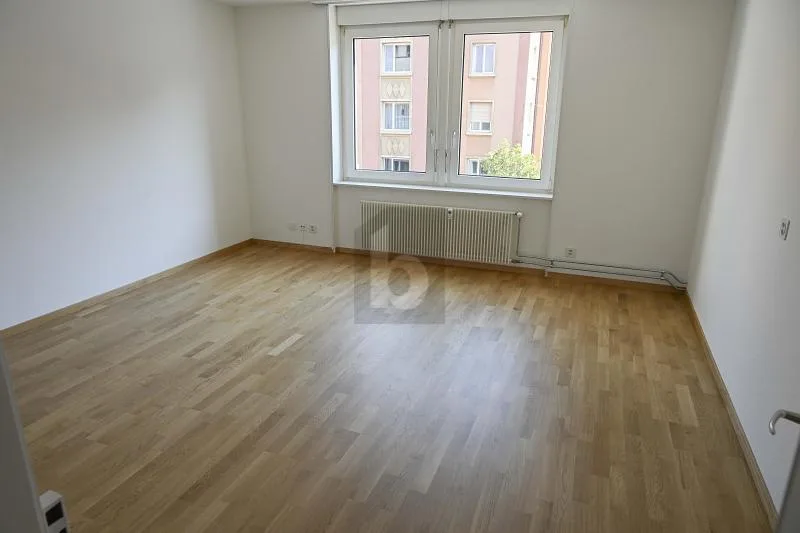 SANIERTER ALTBAU-CHARME MIT GROSSER SÜDTERRASSE – Foto 3 von 6