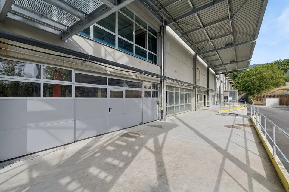 1'500 m² warehouse for rent - Onnens – photo 12 of 15