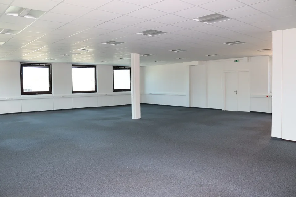 ZI ZIMEYSA - Satigny - Bureaux de 400 m2 – foto 6 di 14