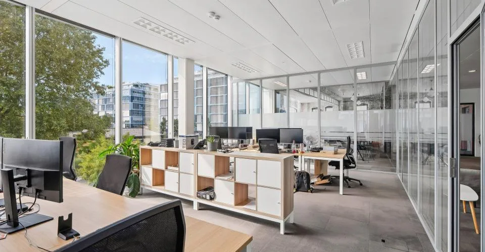 Ein moderner Raum von 450 m² im Herzen von Plan-les-Ouates – Foto 21 von 21