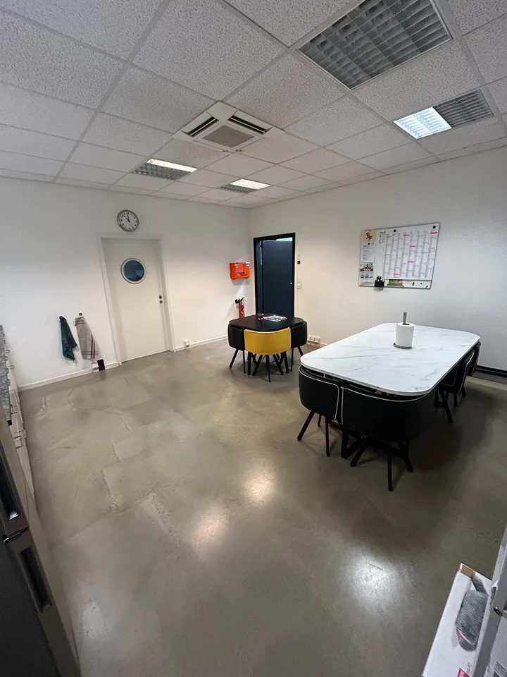 234m2 d'atelier au 1er étage du CTN 18 à Plan-les-Ouates. Entièrement rénové – Foto 8 von 10