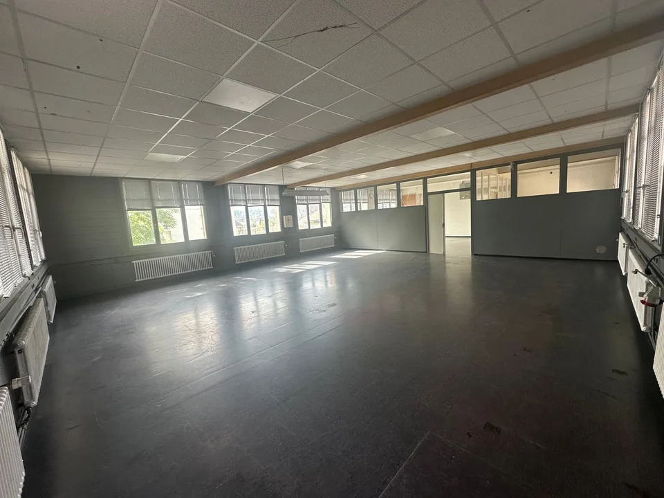 04141 - Locale - Alexis-Marie-Piaget 71 - La Chaux-de-Fonds – foto 3 di 3