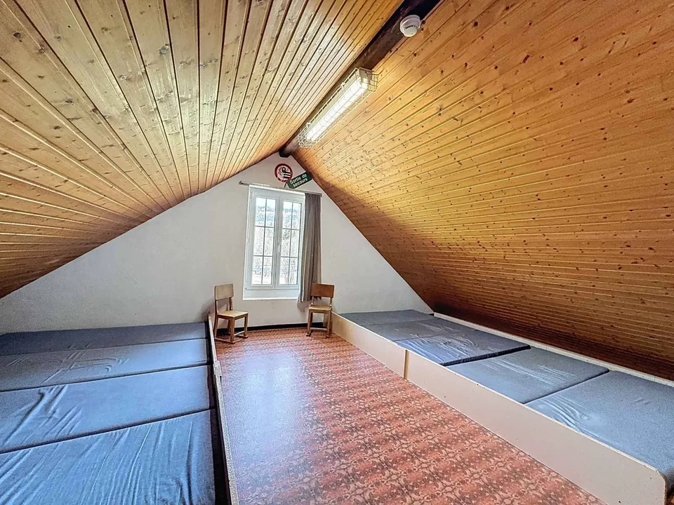 Habitation avec colonie de vacances à grand potentiel – photo 8 sur 13