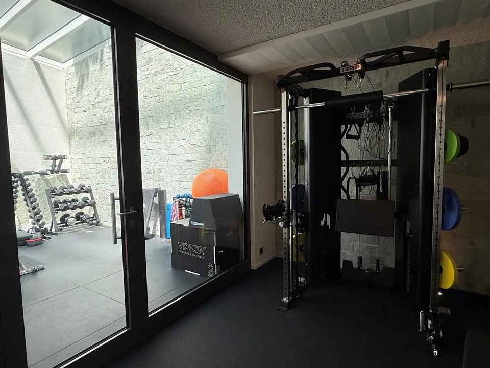 Büroraum im klimatisierten Businesscenter im hotelartigen Umfeld – Foto 27 von 30