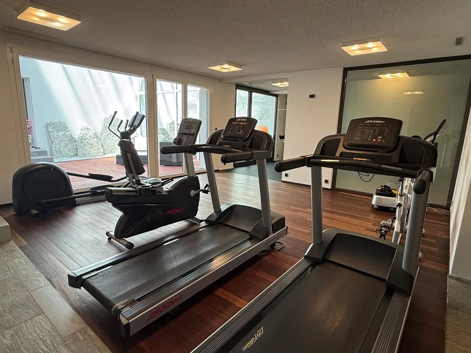 Büroraum im klimatisierten Businesscenter im hotelartigen Umfeld – Foto 24 von 30