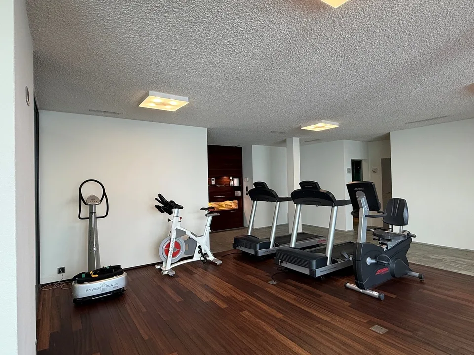 Büroraum im klimatisierten Businesscenter im hotelartigen Umfeld – Foto 26 von 30