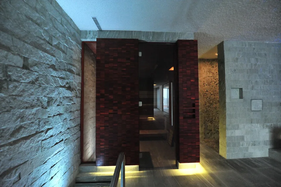 Büroraum im klimatisierten Businesscenter im hotelartigen Umfeld – Foto 29 von 30