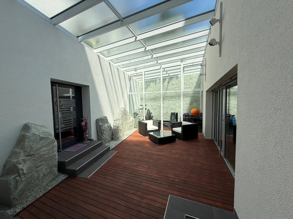 Büroraum im klimatisierten Businesscenter im hotelartigen Umfeld – Foto 28 von 30