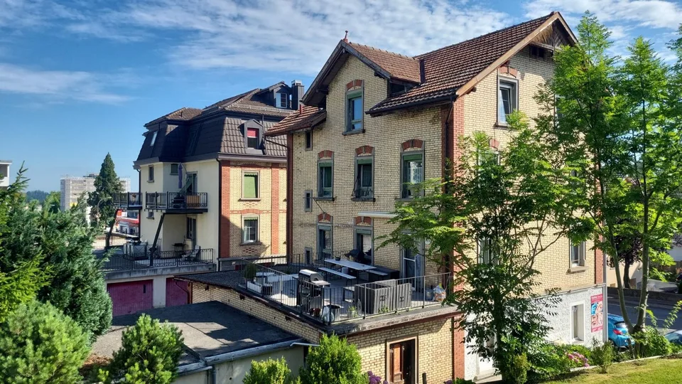 Charmante 4.5-Zimmer-Dachwohnung in Wittenbach