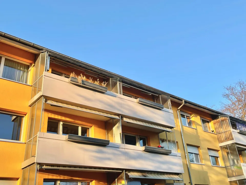 Schöne 4.5-Zimmerwohnung (80m2) an zentraler und kinderfreundlicher Lage, Moosseedorf (BE)