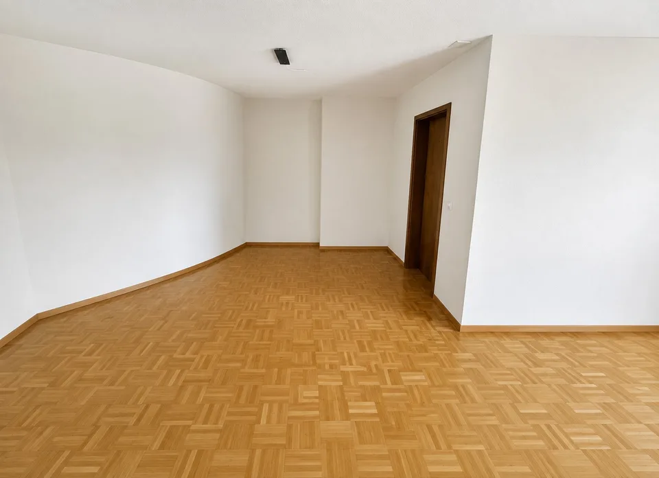 Grosszügige 5.5-Zimmerwohnung mit Cheminée und grossem Südbalkon – Foto 10 von 26