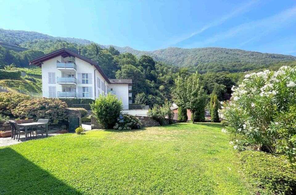 Moderne Villa zwischen Weinbergen und Bergen – Foto 26 von 27