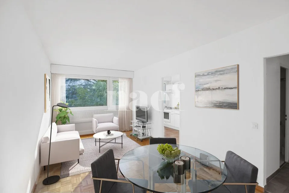Agréable appartement de 2.5 pièces au 4 ème étage avec balcon