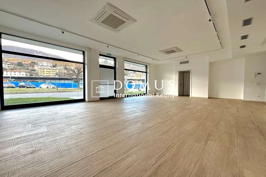Espace commercial et administratif spacieux et moderne