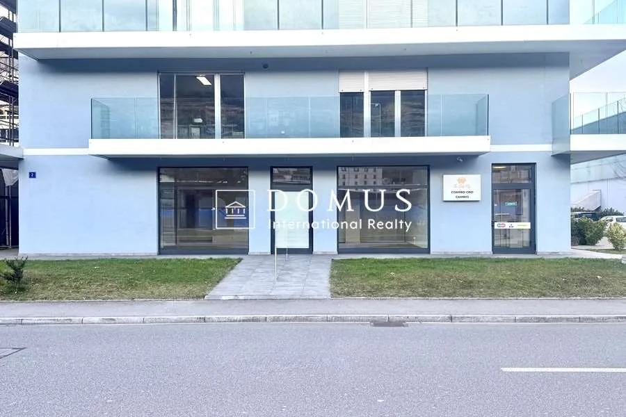 Espace commercial et administratif spacieux et moderne