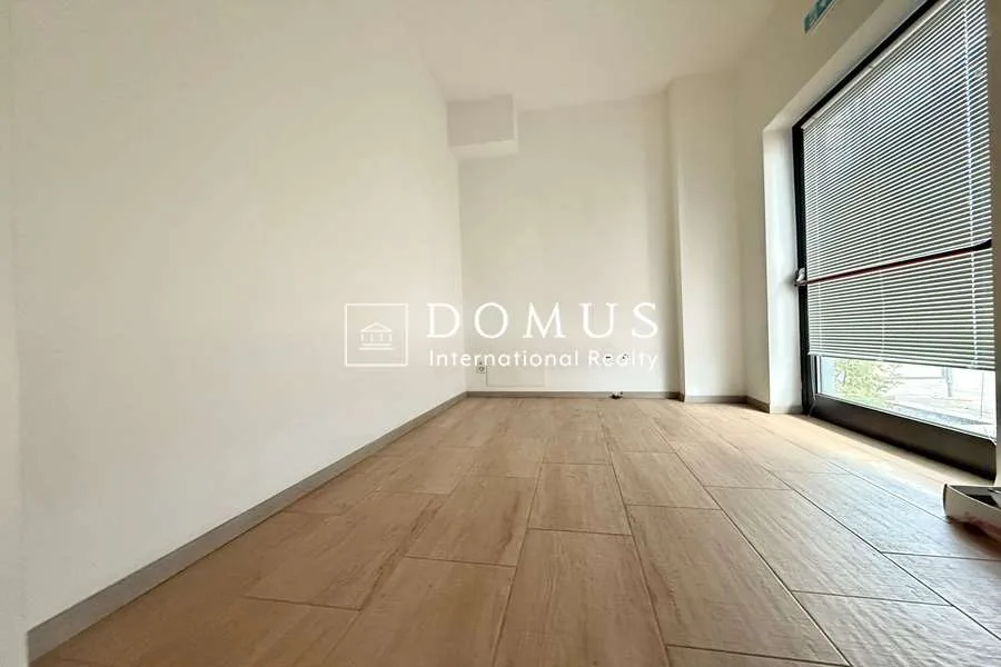Espace commercial et administratif spacieux et moderne