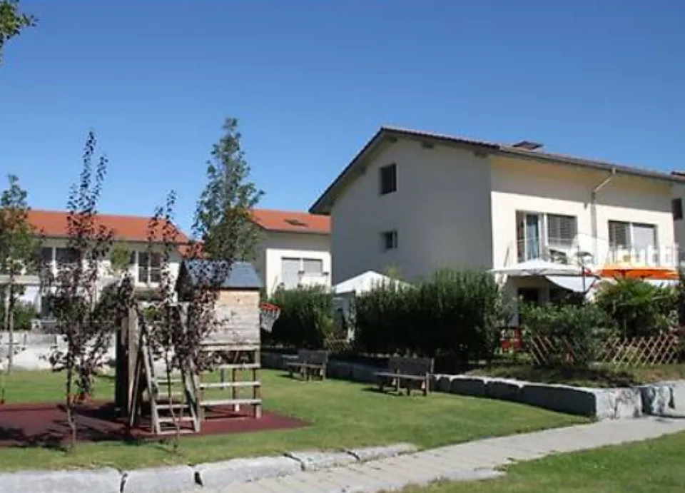 5.5 Zimmer Doppeleinfamilienhaus mit 2 EHP Inklusiv