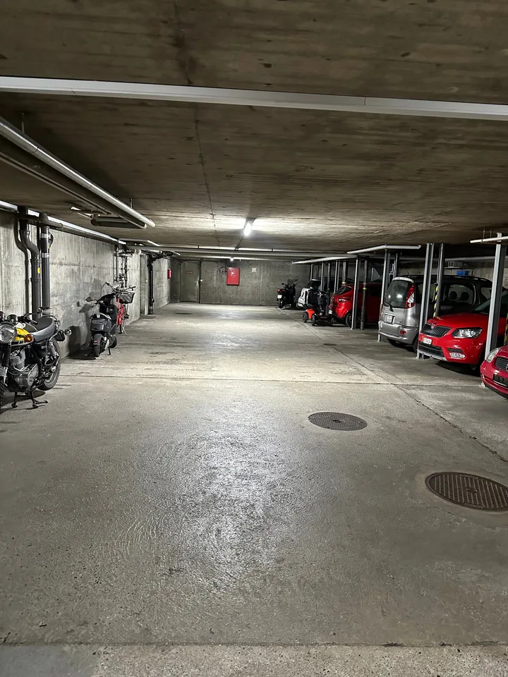 Einstellhallenplatz ab sofort oder nach Vereinbarung zu vermieten