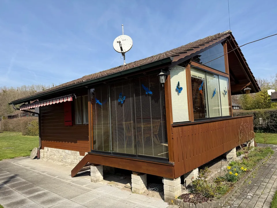 Reserviert! Charmantes Holzchalet in ruhiger Lage von Avenches