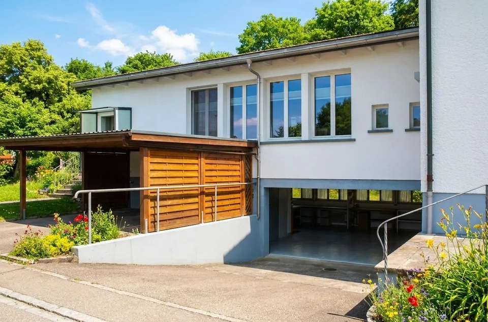 Ampia casa a due famiglie con possibilità di utilizzo versatile