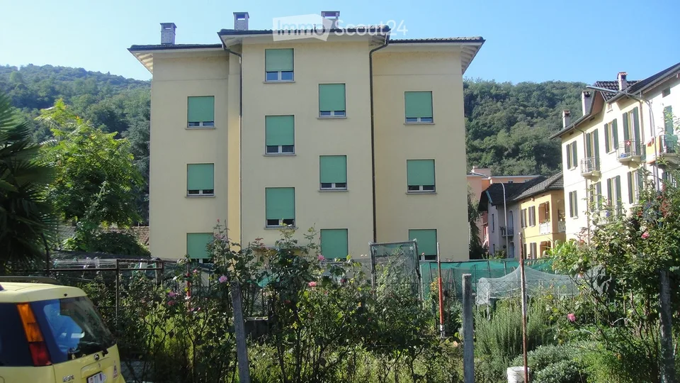Casa di tre appartamenti da ristrutturare