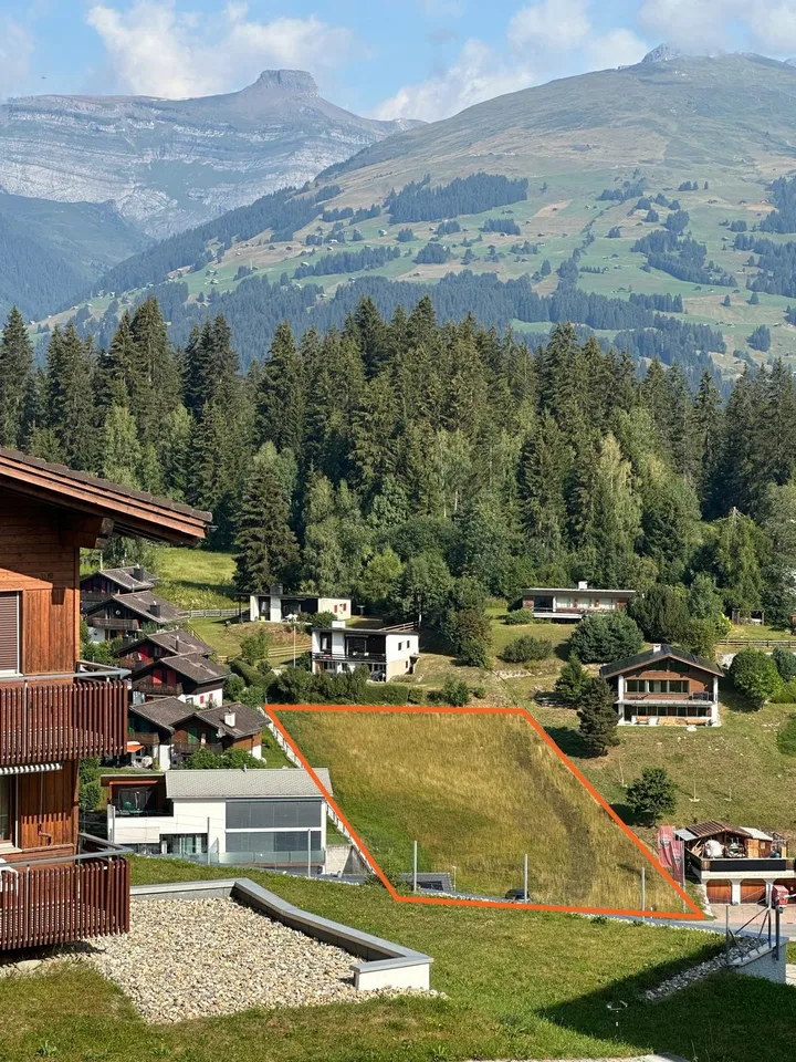 Bauland in Obersaxen nahe Skilift