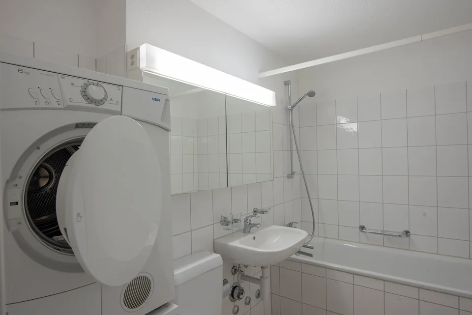 Modernes Loft-Apartment im Erdgeschoss in Biel – sofort verfügbar