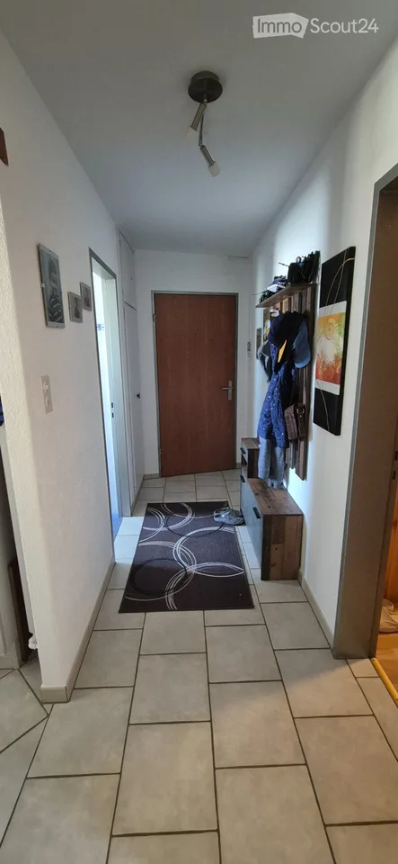 Appartamento Bassecourt con garage e parcheggio davanti al garage