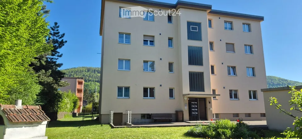 Appartamento Bassecourt con garage e parcheggio davanti al garage