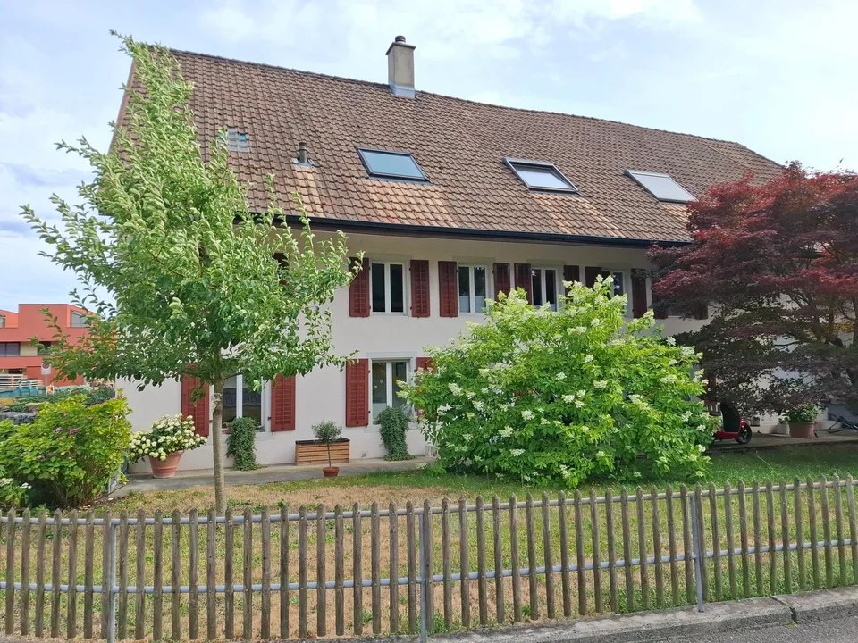 Grosszügige 3.5-Zimmer-Altbau-Wohnung mit Garten