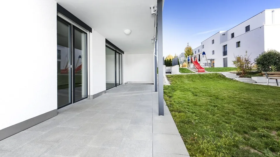 GROSSZÜGIGE ERDGESCHOSS - WOHNUNG