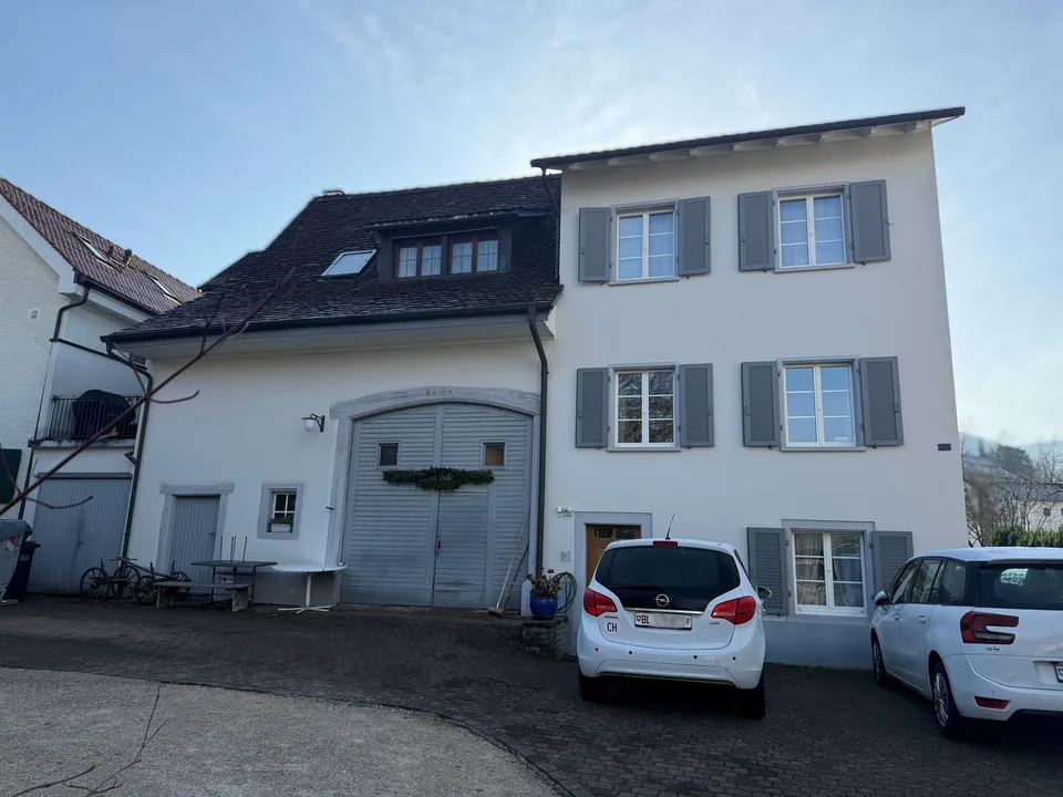 Mehrfamilienhaus im historischen Dorfkern mit viel Potenzial