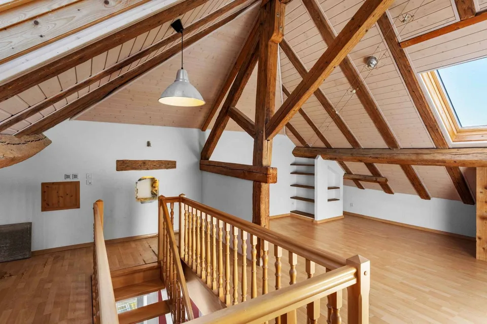 Haus im Dorf mit großem Potenzial, ideal für Selbstständige